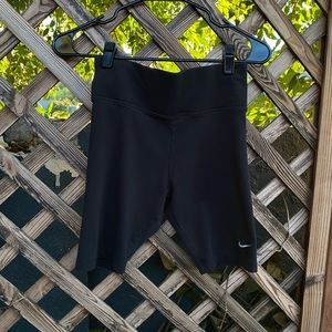 NWT Nike Sportswear Essential Swoosh Women's Small Tight Fit MidRise Bike Shorts